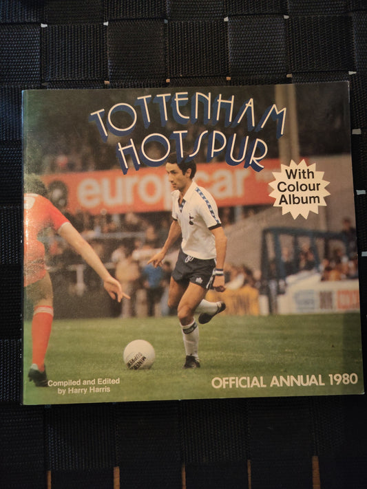 BOK: Tottenham Official Annual (årganger fra 1980-2003)