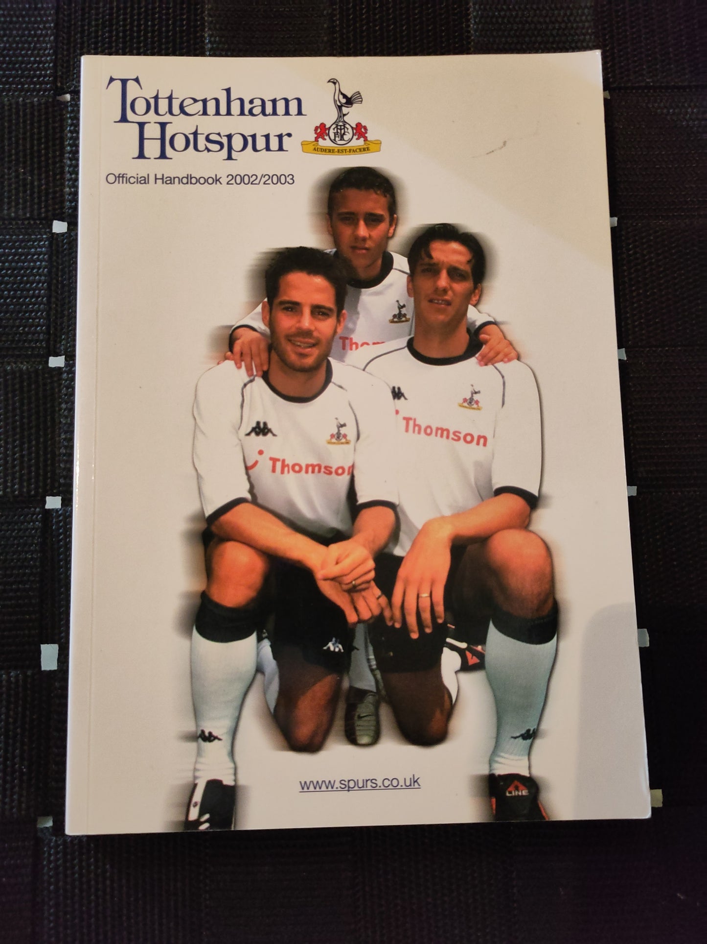 BOK: Tottenham Official Annual (årganger fra 1980-2003)