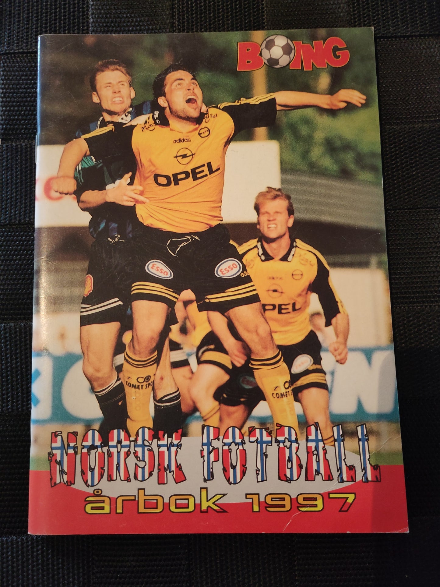 BOK: Årbok 1997 - norsk fotball (Boing)