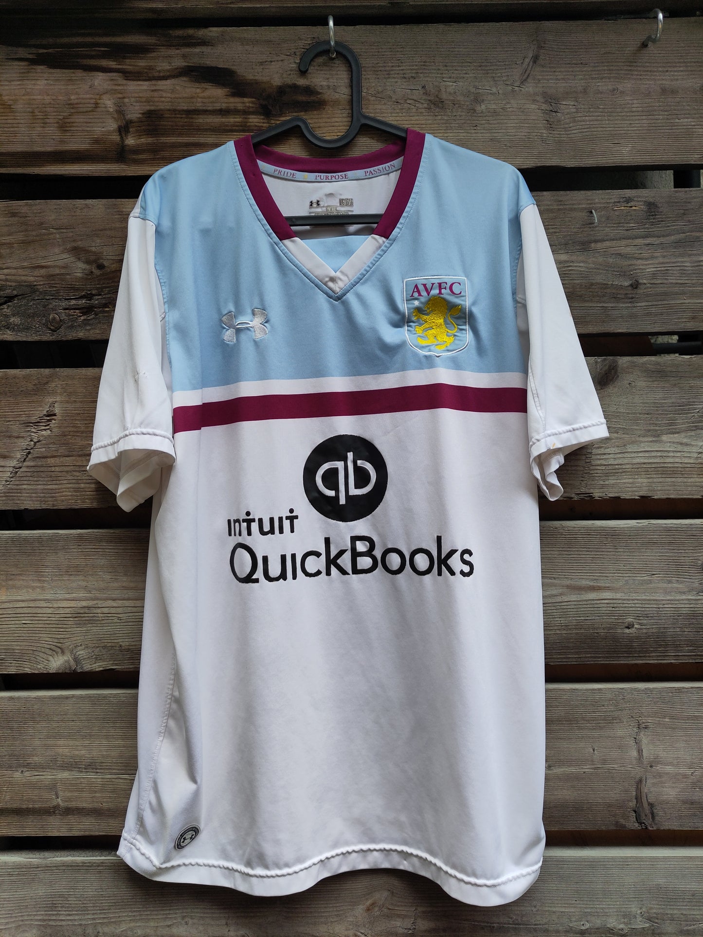 Aston Villa drakt 2016-17 borte Kodja (slitt)