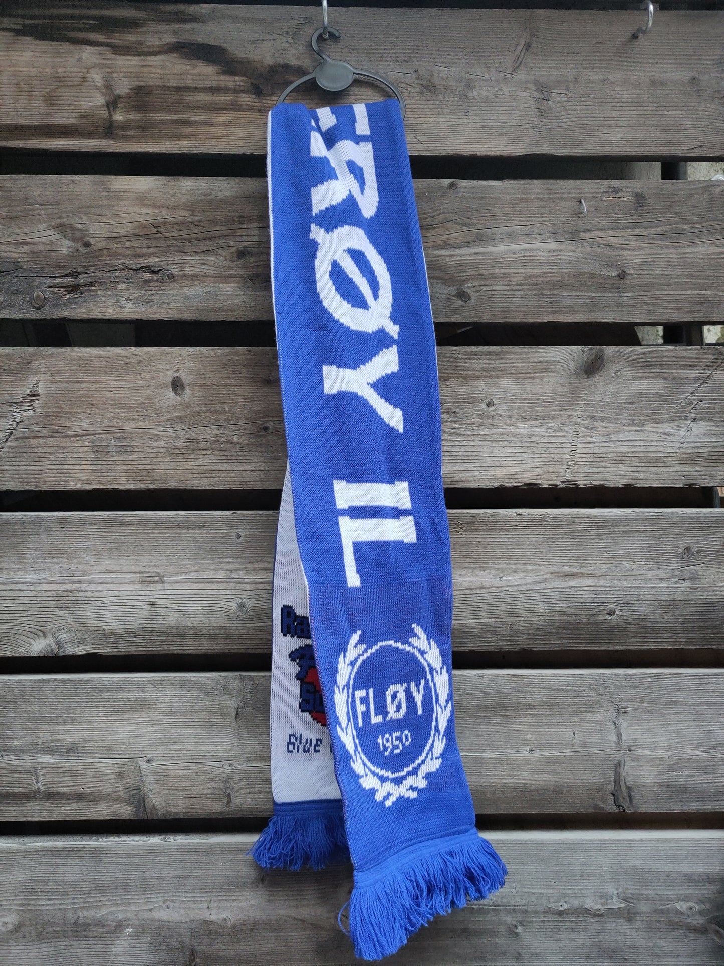 Flekkerøy skjerf Rægestimen Fløy support