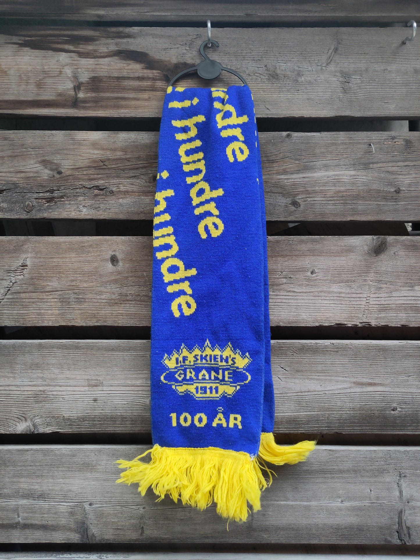 Grane skjerf 100 år