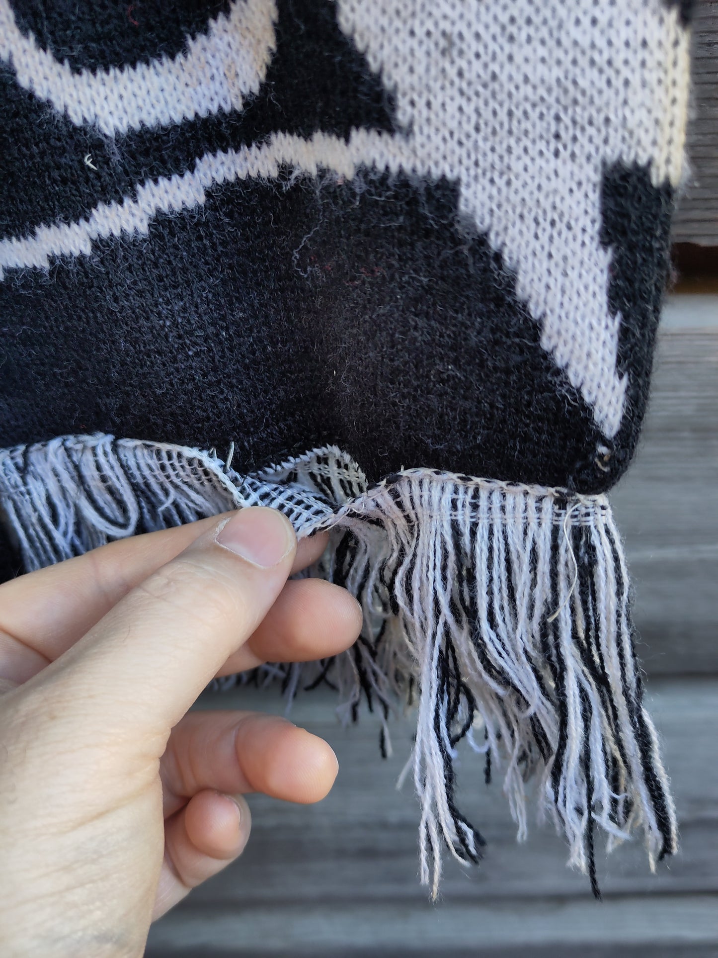 Odd skjerf v3 (slitt/flekker)