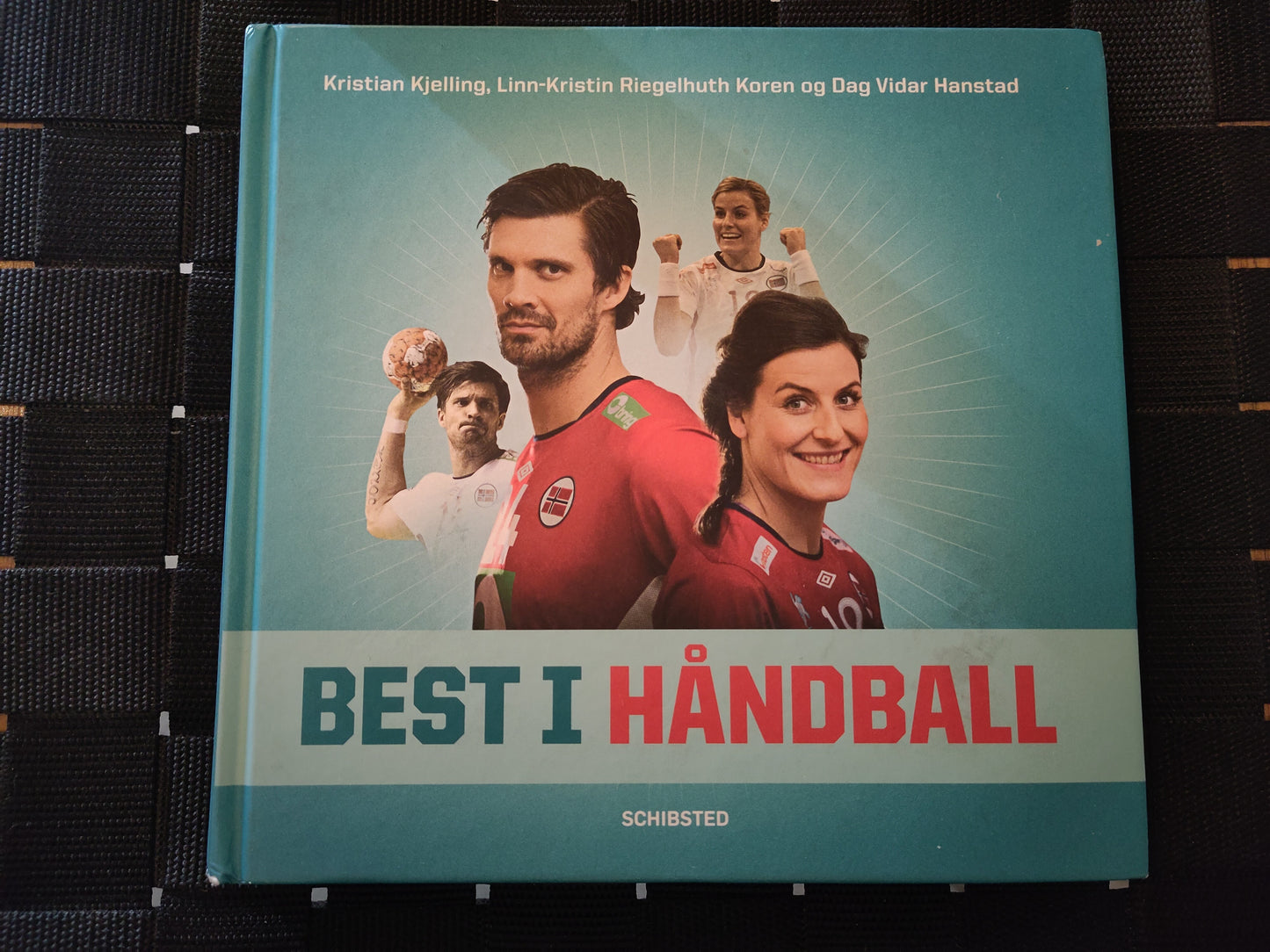 BOK: Best i håndball (Kjelling/Koren/Hanstad)