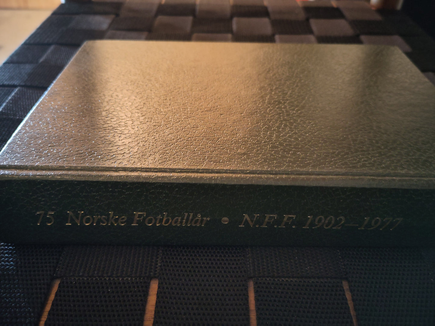 BOK: 75 norske fotballår - NFF 1902-1977 (Petter Larsen)