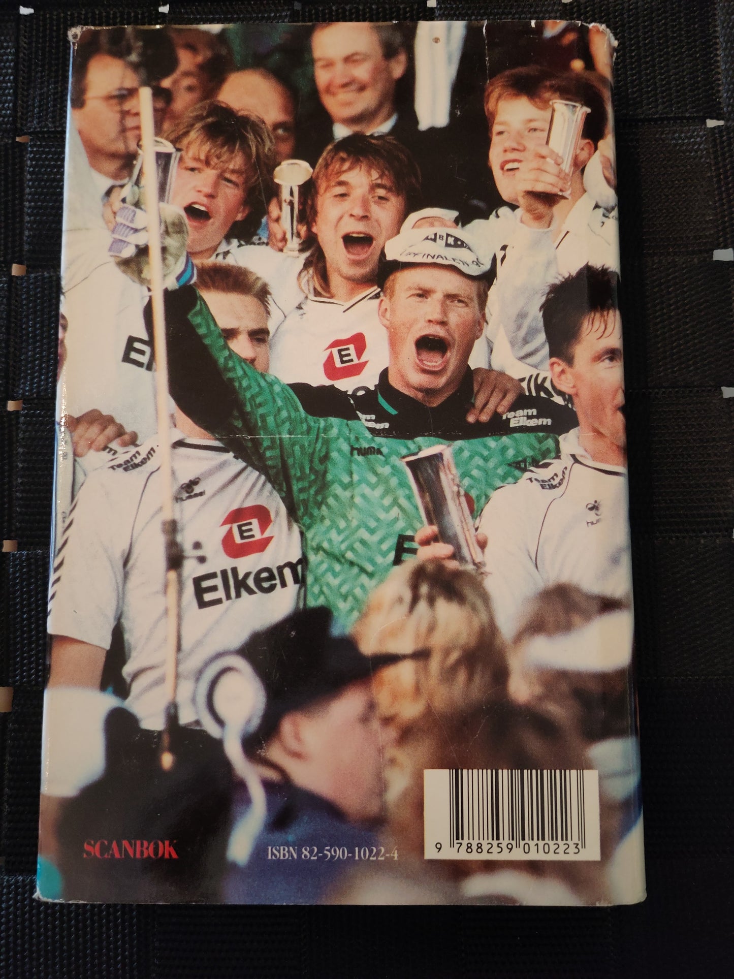 BOOK: Rosenborg in black and white - behind the scenes at Rosenborg Ballklubb (Skrede)