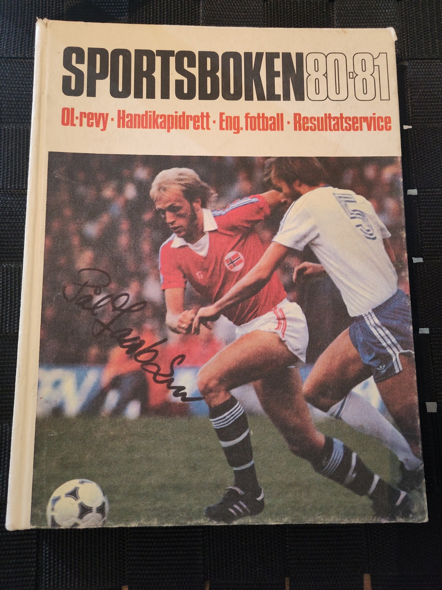 BOK: Sportsboken 80-81 - signert Pål Jacobsen