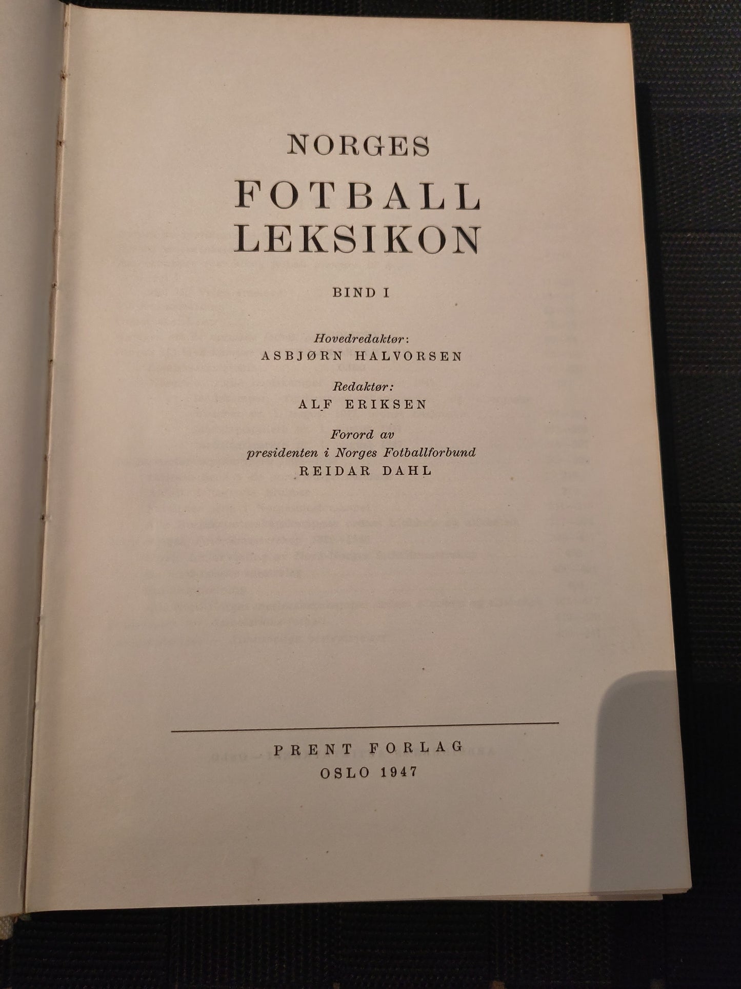 BOK: Norges Fotball Leksikon 1947-48 (bind 1-2)