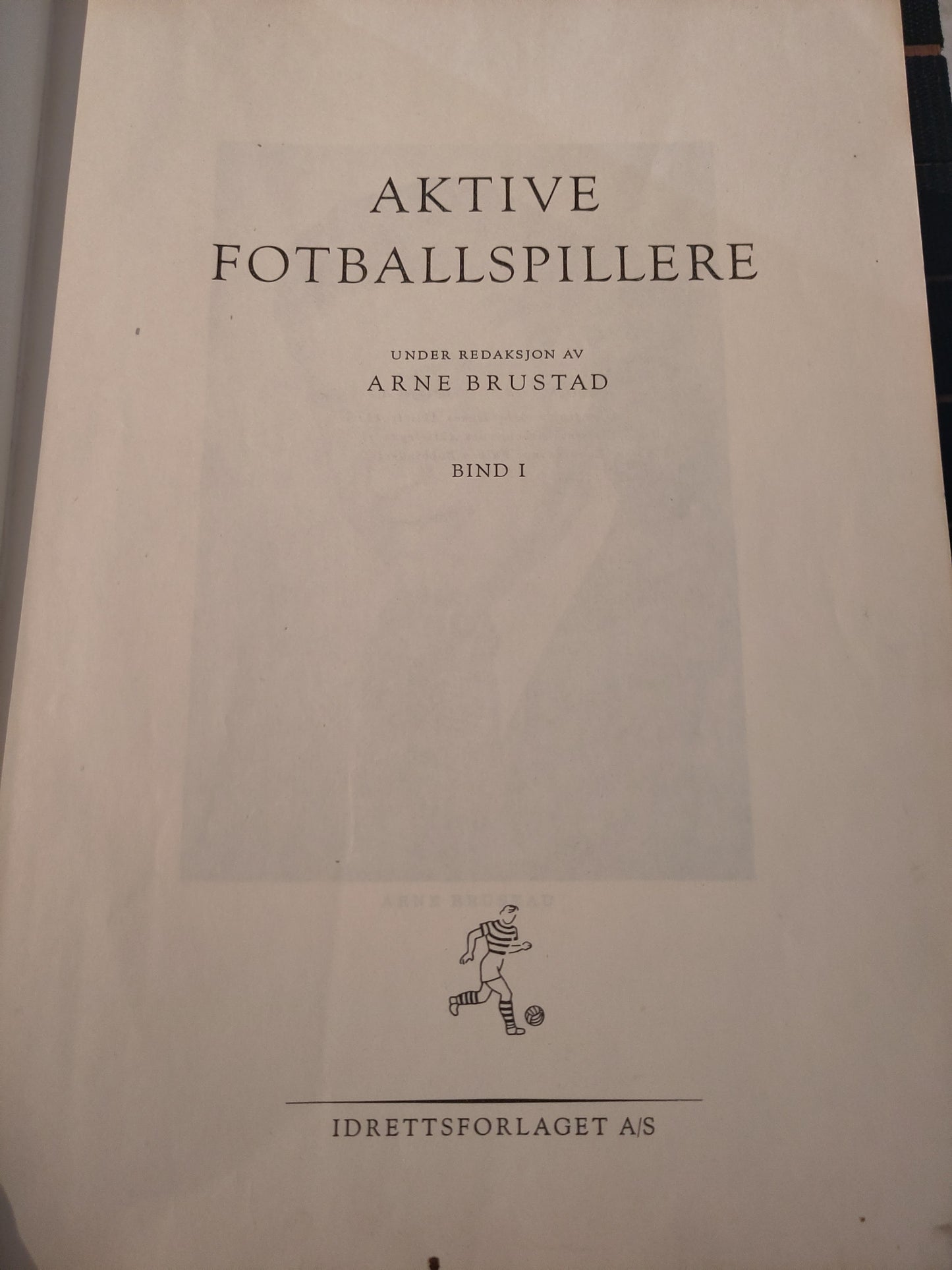 BOK: Aktive fotballspillere bind 1-2 (Brustad)