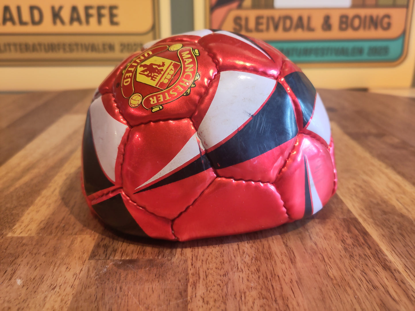 Manchester United ball liten rød/sort*