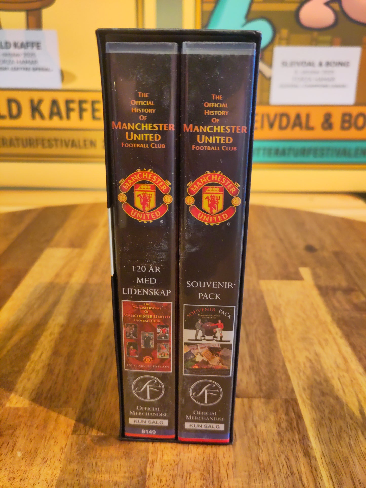 Manchester United - Official History - VHS og suvenirer v2*