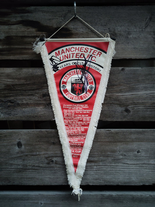 Manchester United vimpel signert McIlroy og Martin*