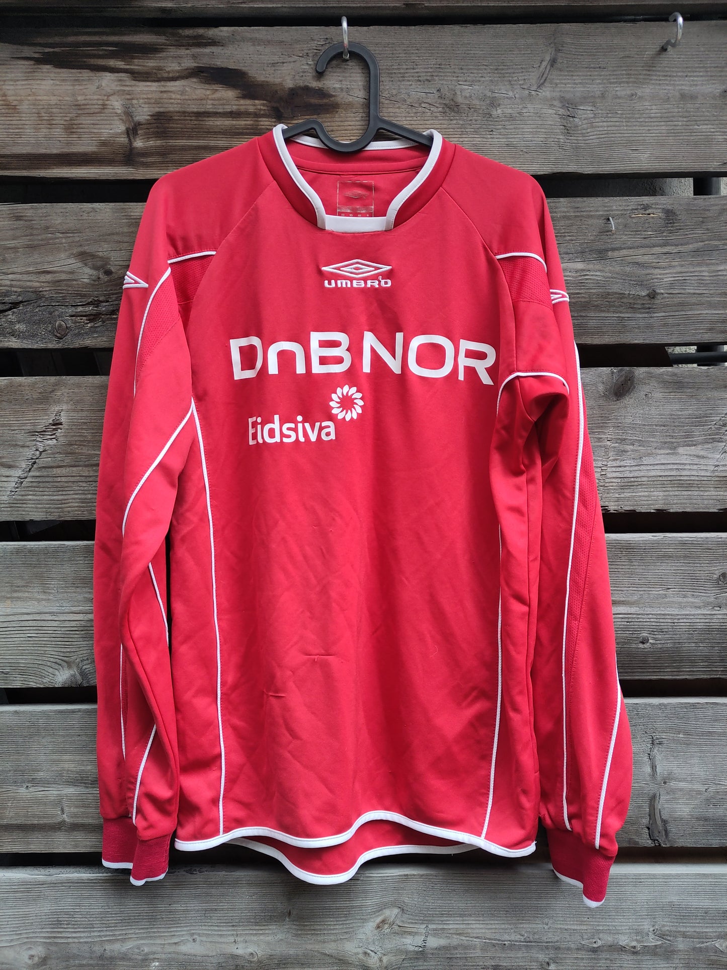 Umbro drakt rød