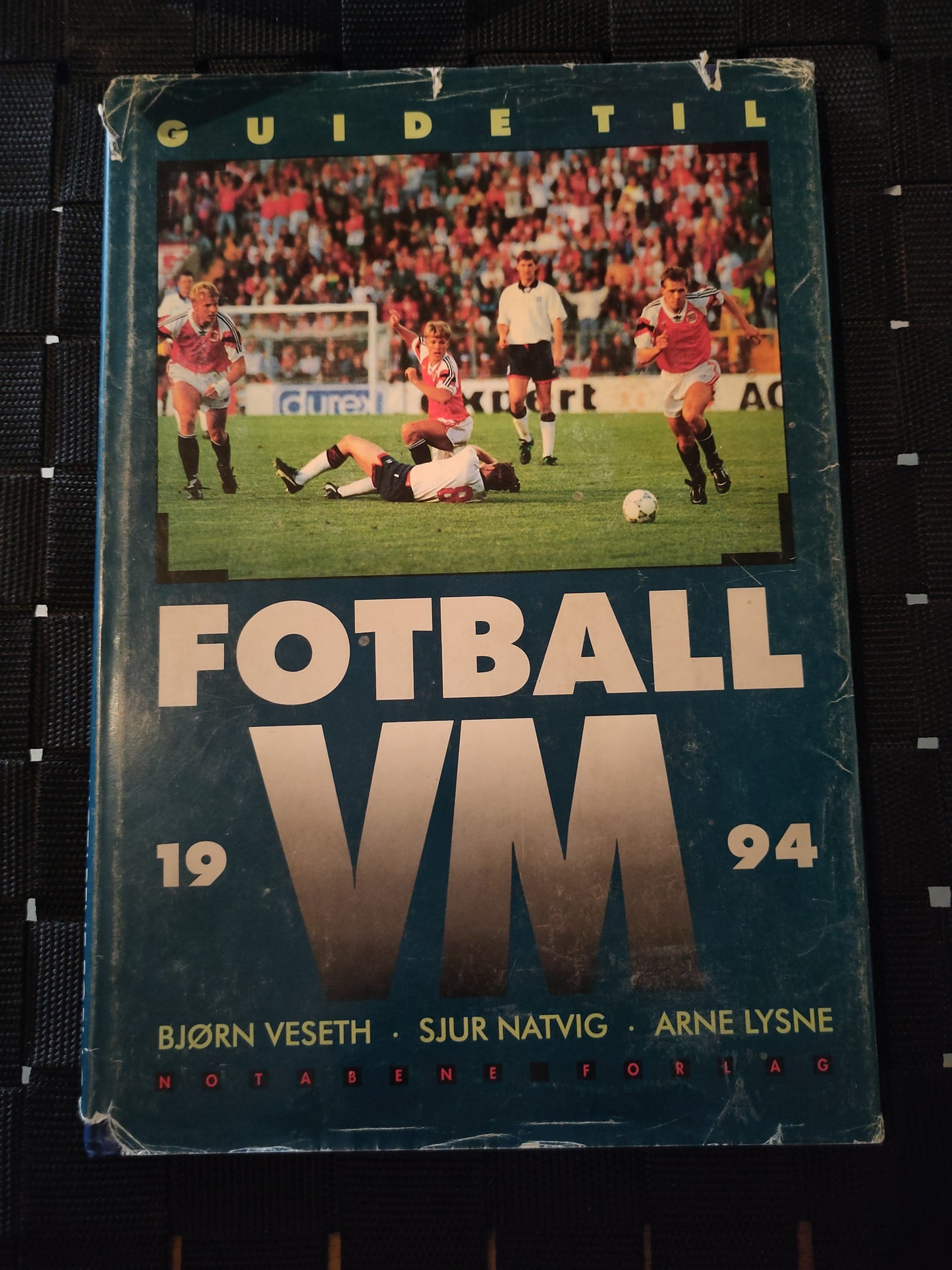 BOK: Guide til fotball-VM 1994 (Veseth/Natvig/Lysne)