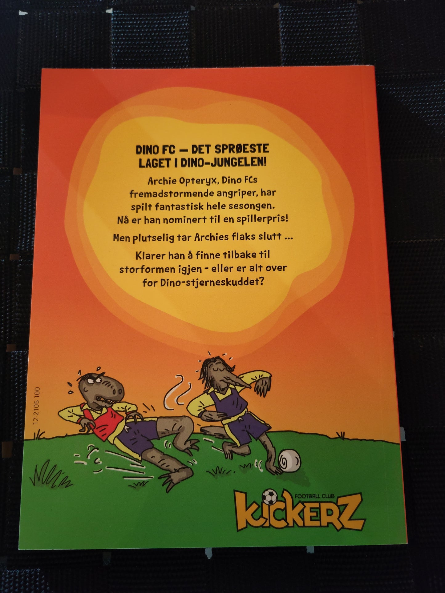 BOK: Dino FC - Den uheldige angriperen (Brumpton)