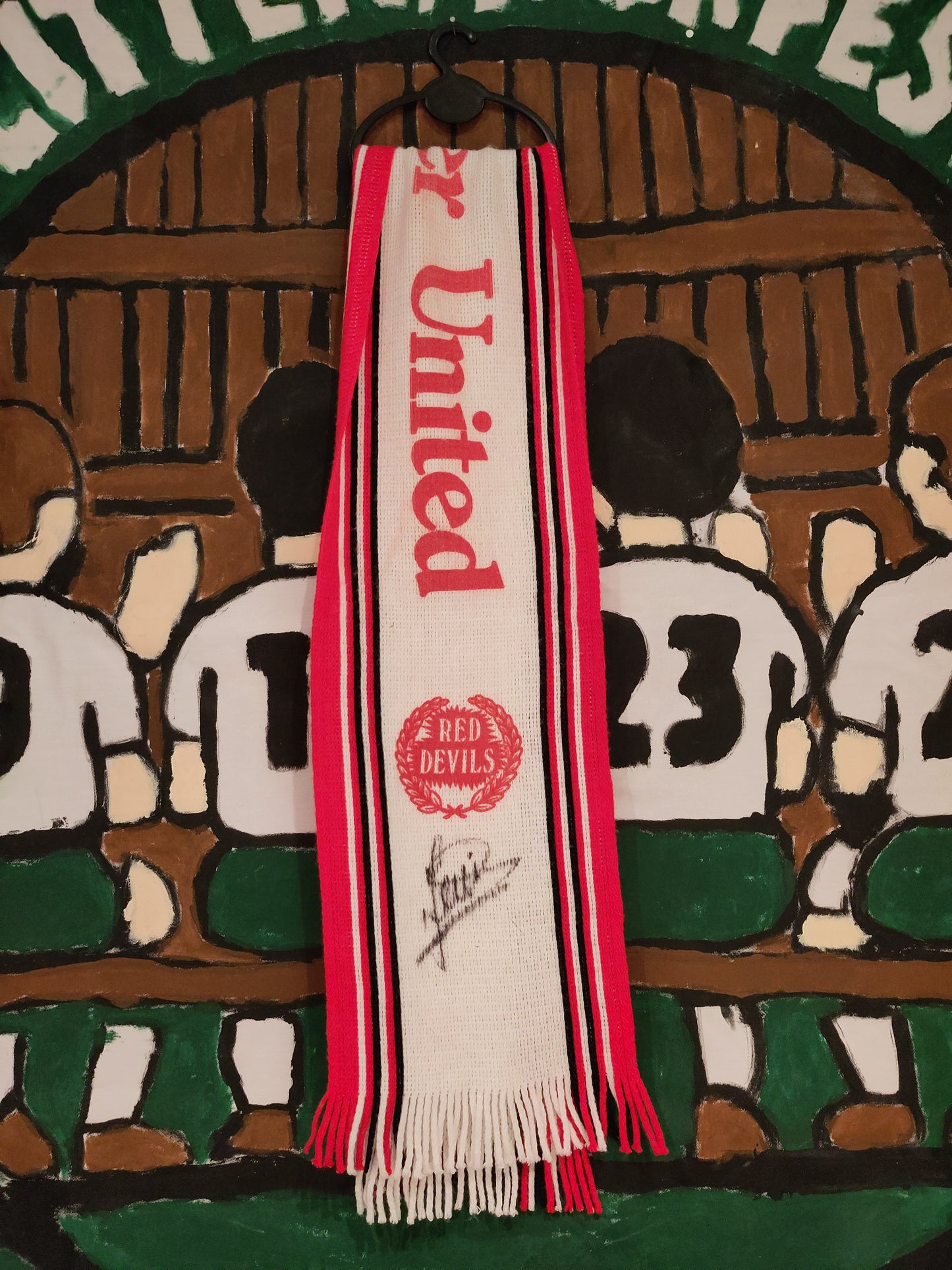 Manchester United skjerf signert McIlroy & Sharpe