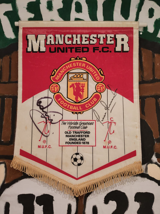 Manchester United vimpel signert David May & Paul Parker*