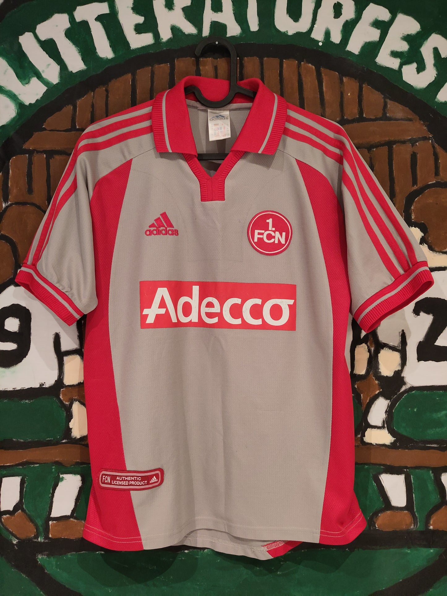Nürnberg drakt 2000-02 borte