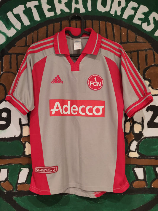 Nürnberg drakt 2000-02 borte
