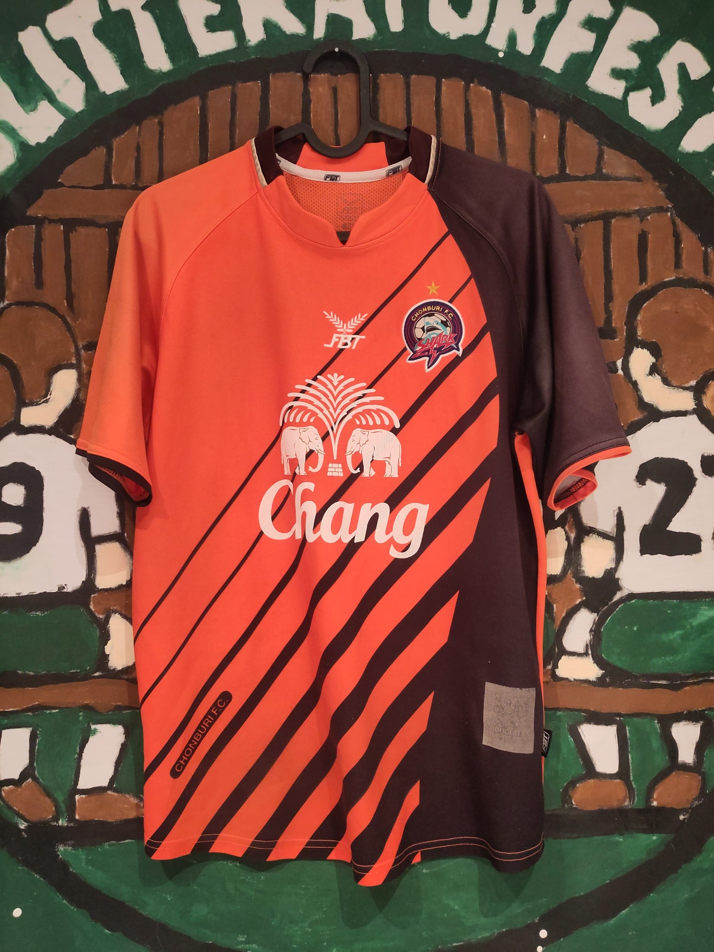 Chonburi drakt 2011 borte