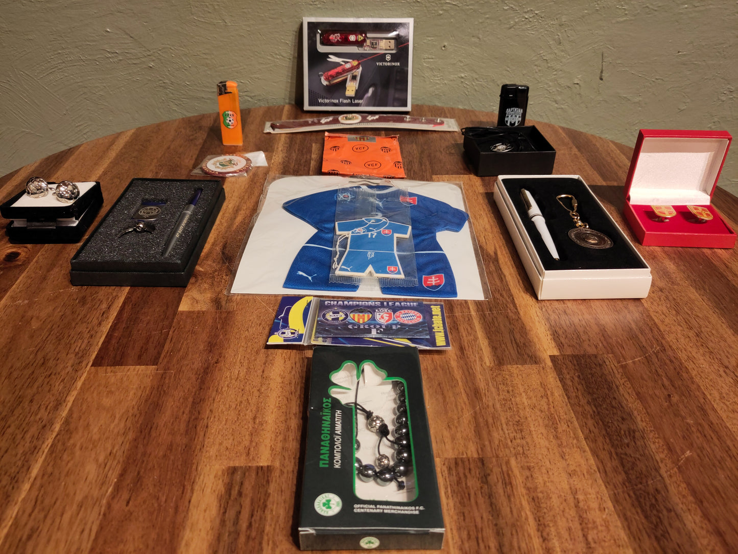 Diverse merch: Diverse europeiske lag