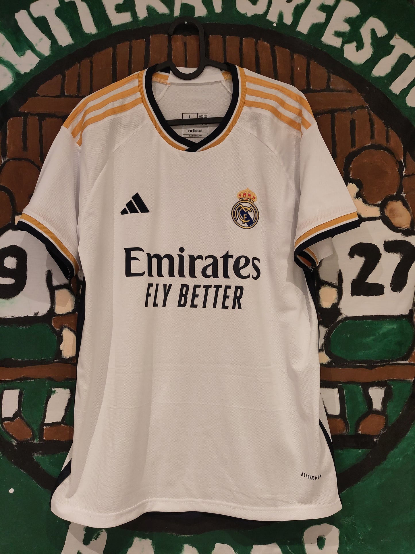 Real Madrid drakt 2023-24 hjemme Modric signert (autentisiert signatur - uoriginal drakt)