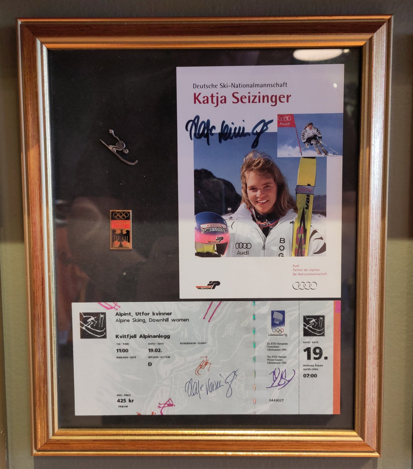 OL 1994 Lillehammer signert bilde m/ billett og pin: Katja Seizinger*