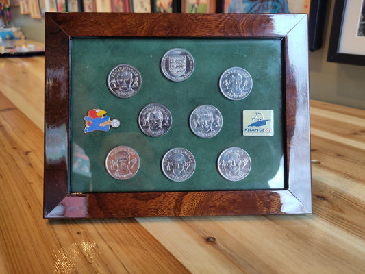 VM 1998 Frankrike myntsett + pins England innrammet*