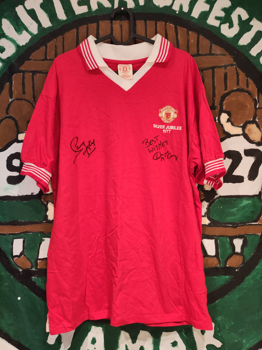 Manchester United drakt 1976-80 hjemme retro signert McIlroy & McCreery*