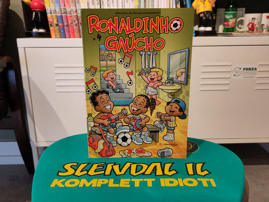 Ronaldinho Gaucho (de Sousa) #4