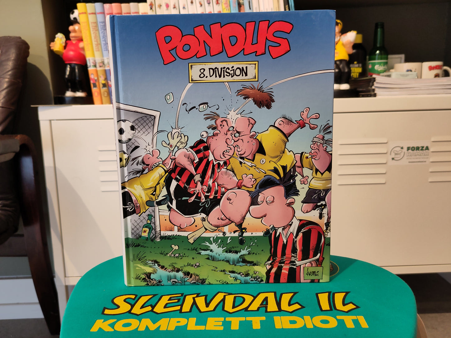 Pondus bok 8: 8. divisjon (Øverli)