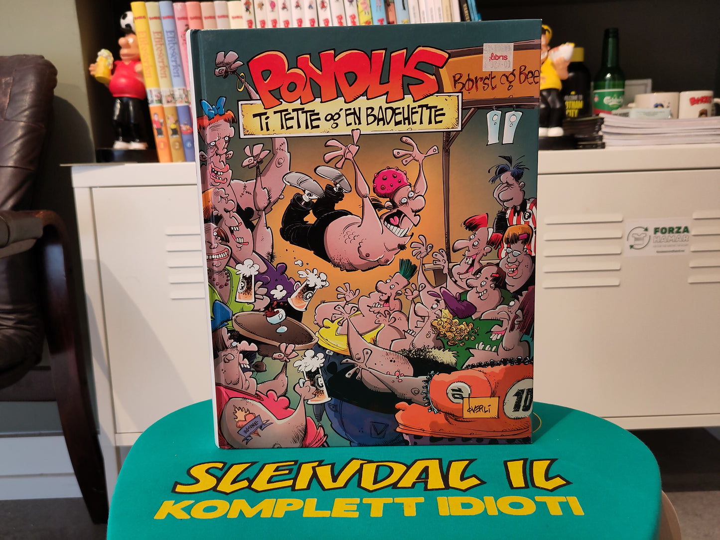 Pondus bok 10: Ti tette og en badehette (Øverli)
