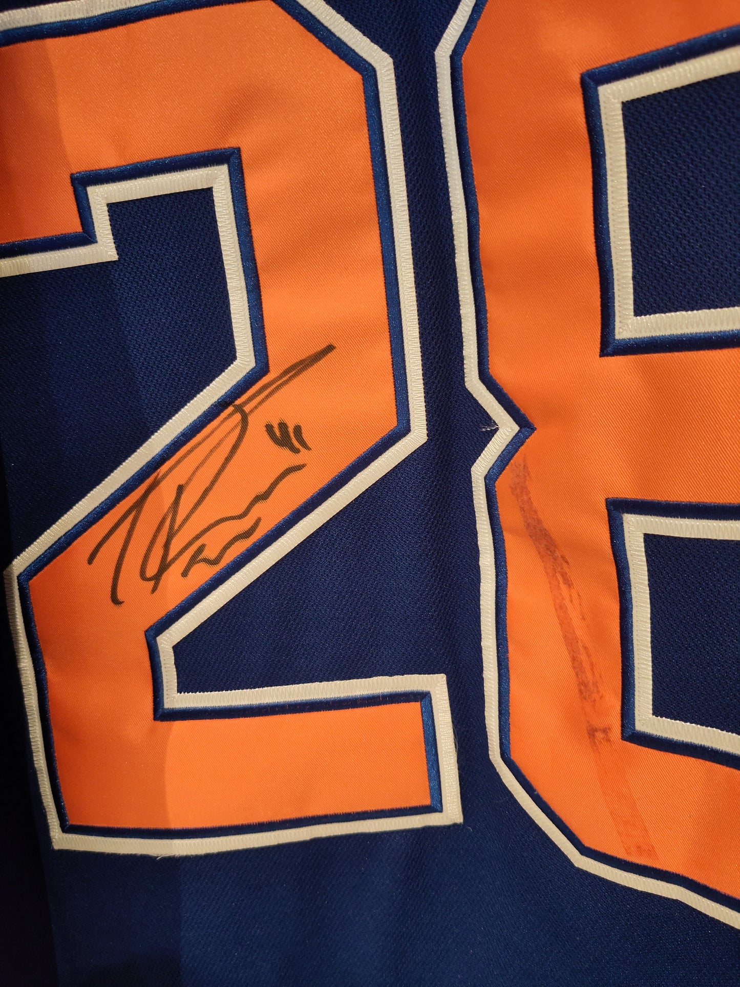 Edmonton Oilers drakt Thoresen signert*