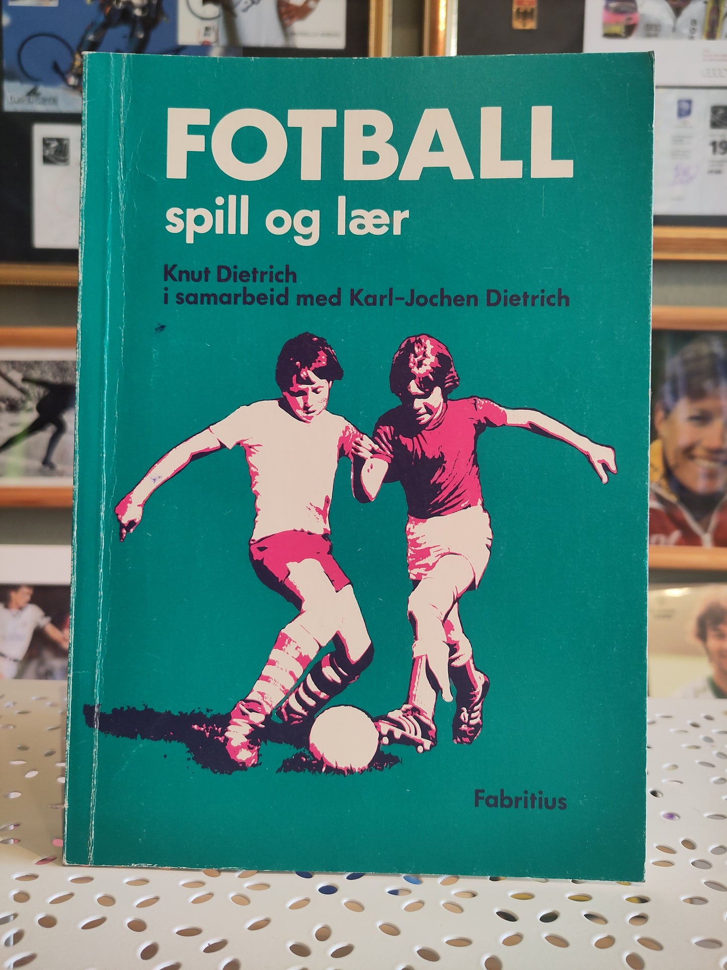 BOK: Fotball - spill og lær (Dietrich/Dietrich)