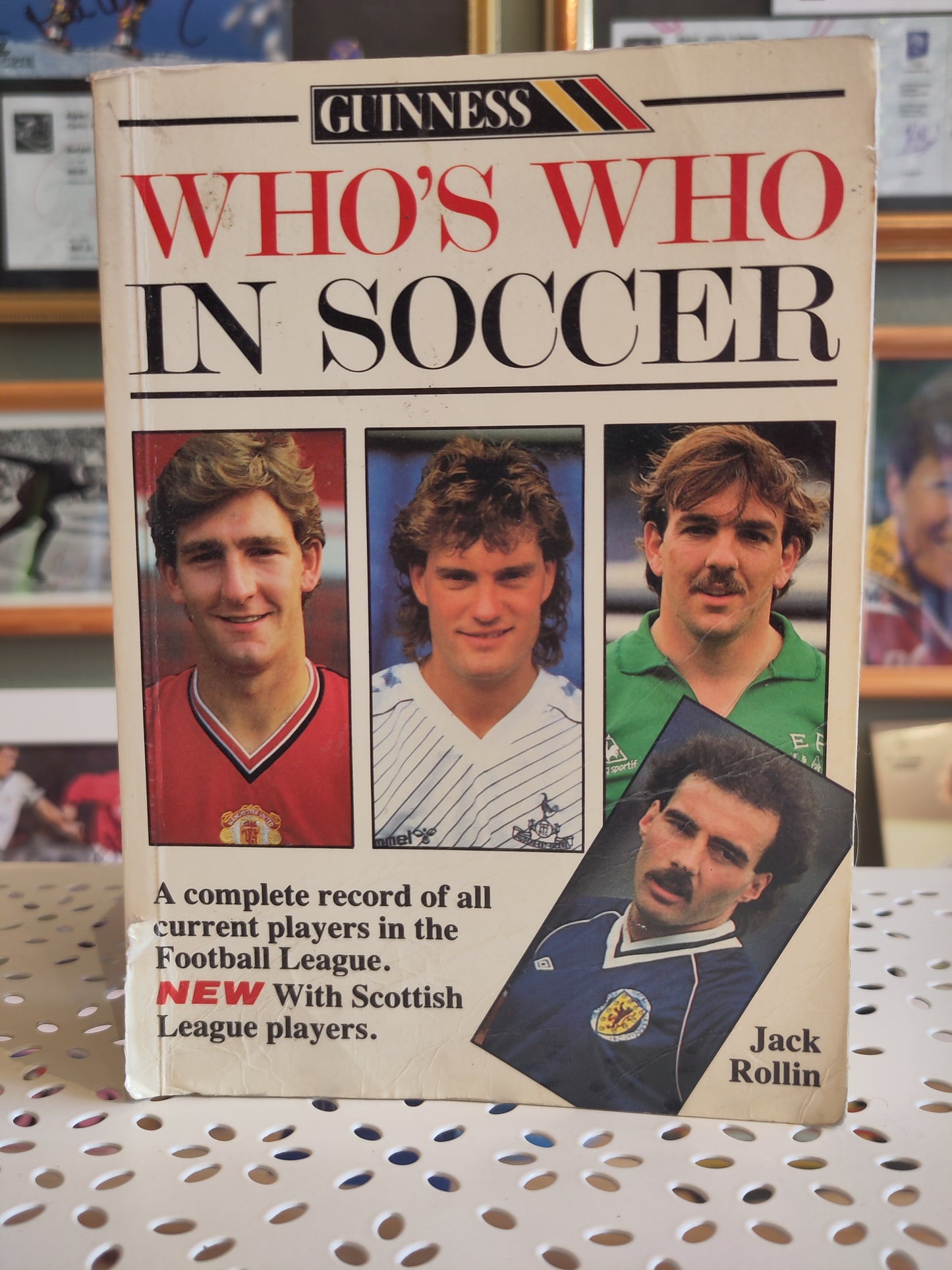 BOK: Guinness Who's Who in Soccer: A Complete Record of all Current Players in the Football League (Rollin)