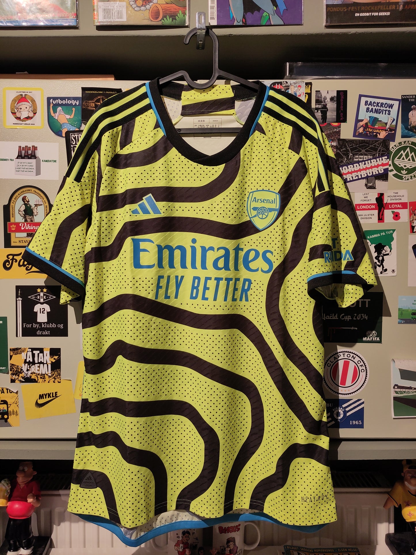 Arsenal drakt 2023-24 borte