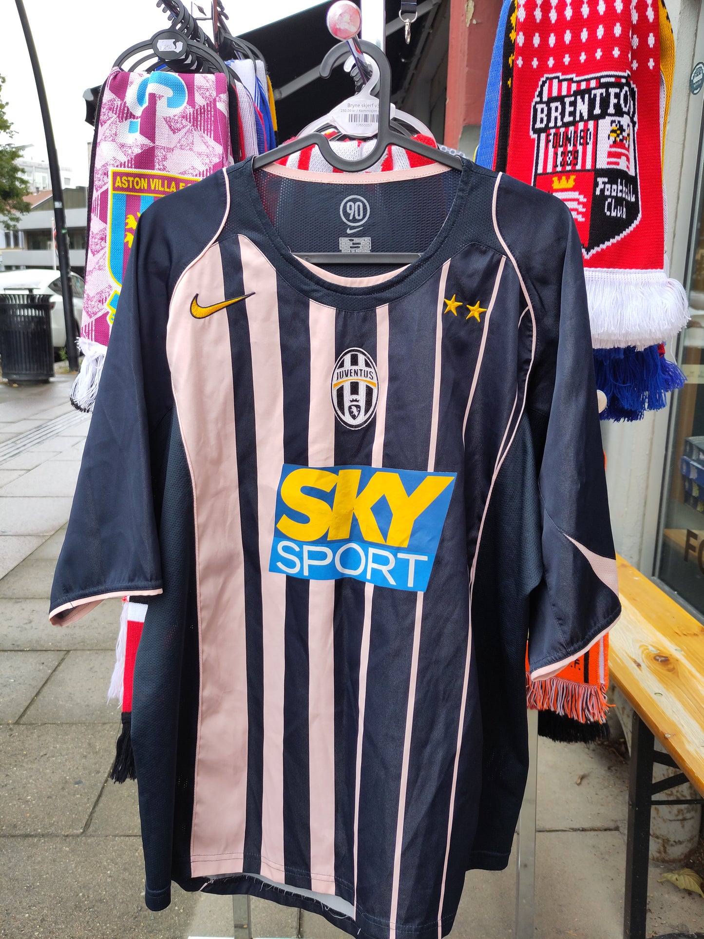 Juventus drakt 2004-05 borte