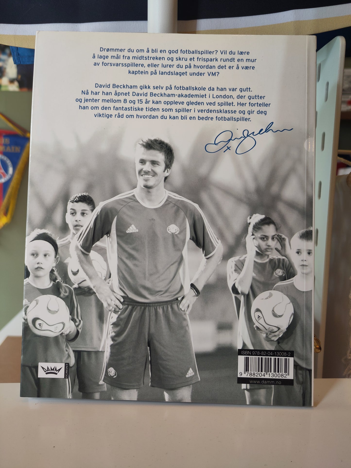 BOK: Lær fotball med David Beckham