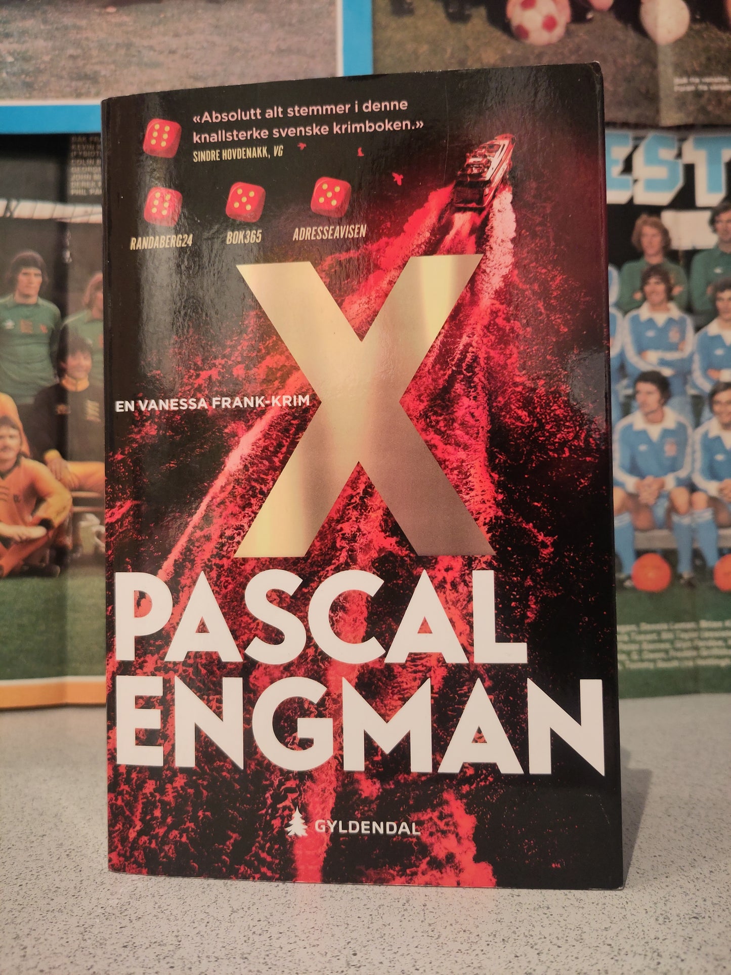 BOK: X (Engman)