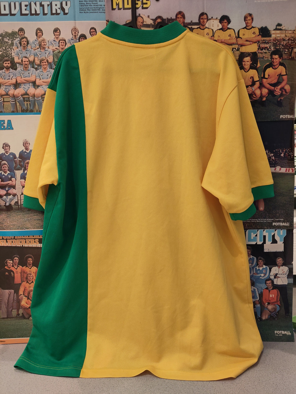 Norwich drakt 1999-01 hjemme