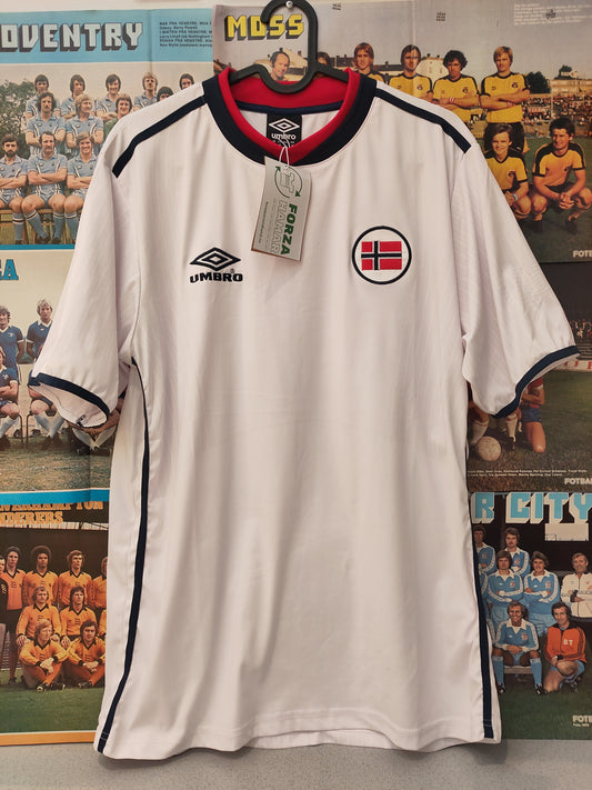 Norge drakt 2000 borte (retro)