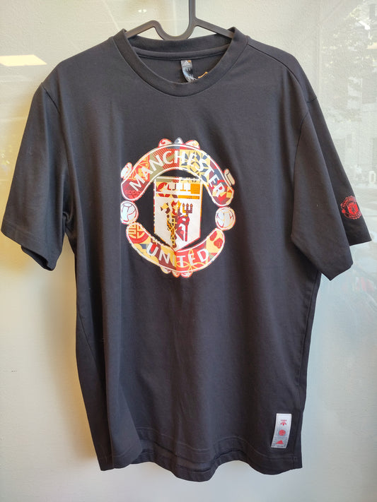 Manchester United t-shirt logo