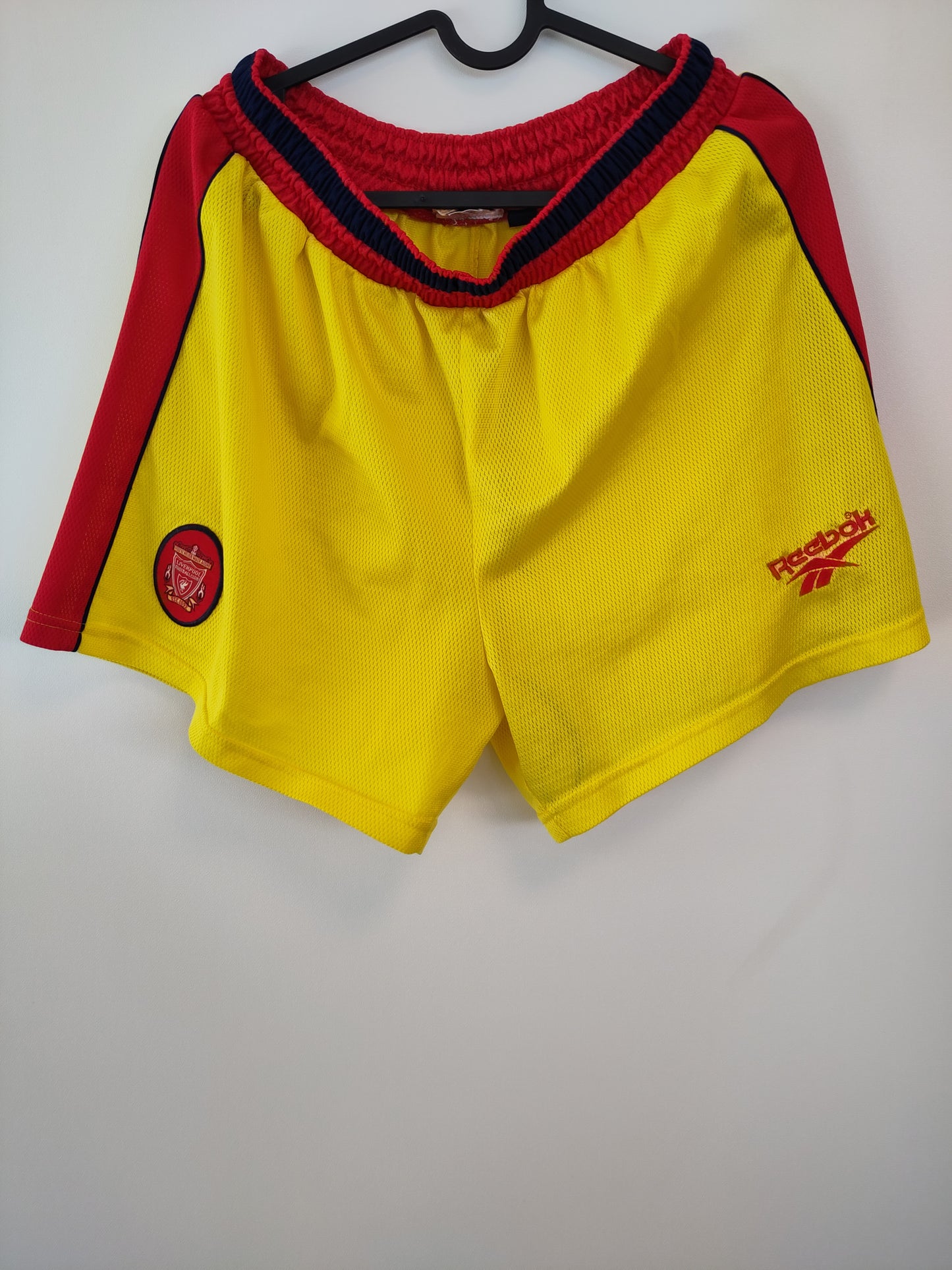 Liverpool drakt 1997-99 borte/tredje med shorts