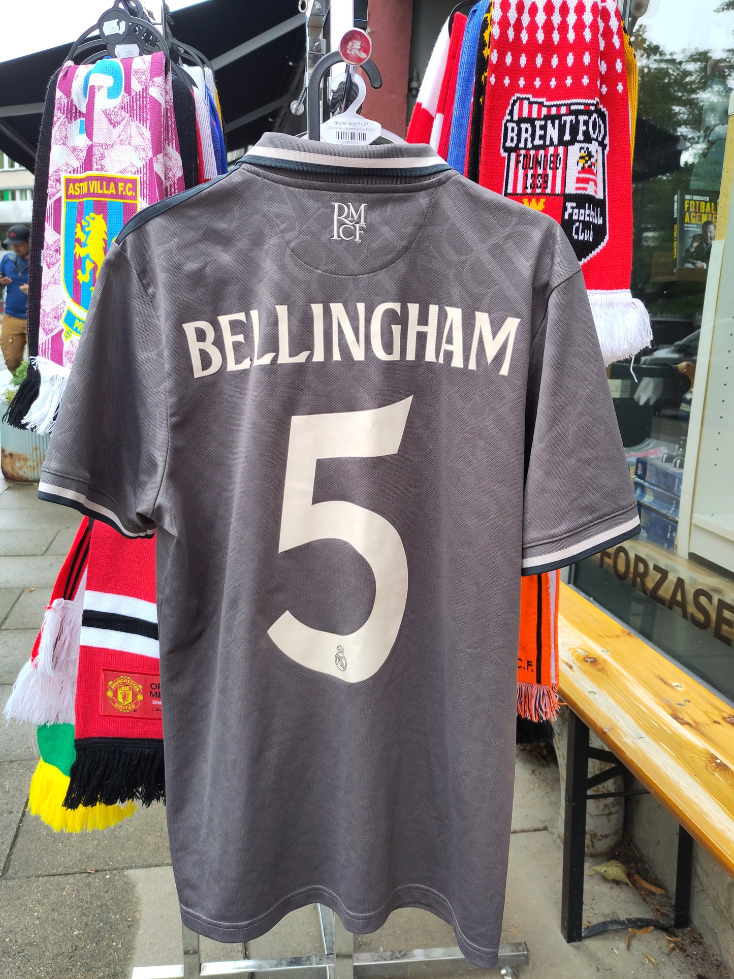 Real Madrid drakt 2024-25 tredje Bellingham