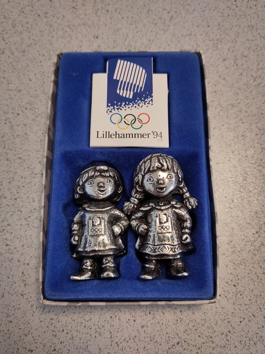 OL 1994 Lillehammer figurer Kristin og Håkon tinn stor
