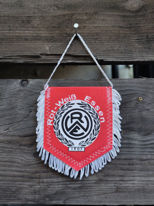 Red-White Essen pennant
