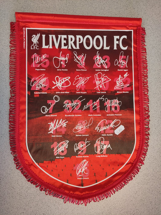 Liverpool pennant 2006/07 signatures
