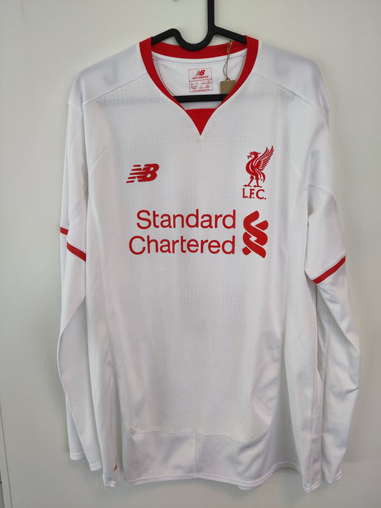 Liverpool away kit 2015-16 Firmino