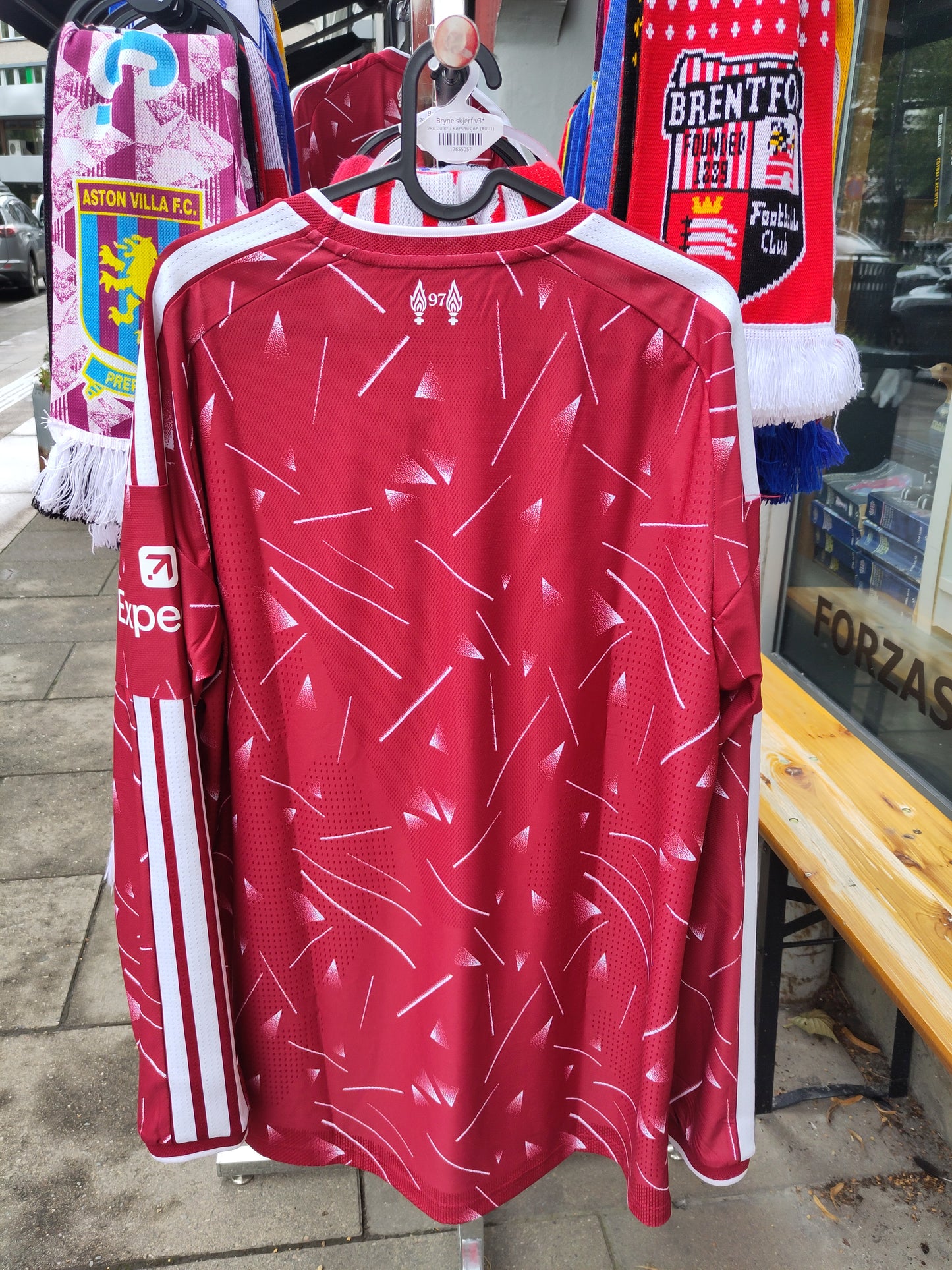 Liverpool drakt 2026-27 hjemme langermet player edition (BNWT) skadet