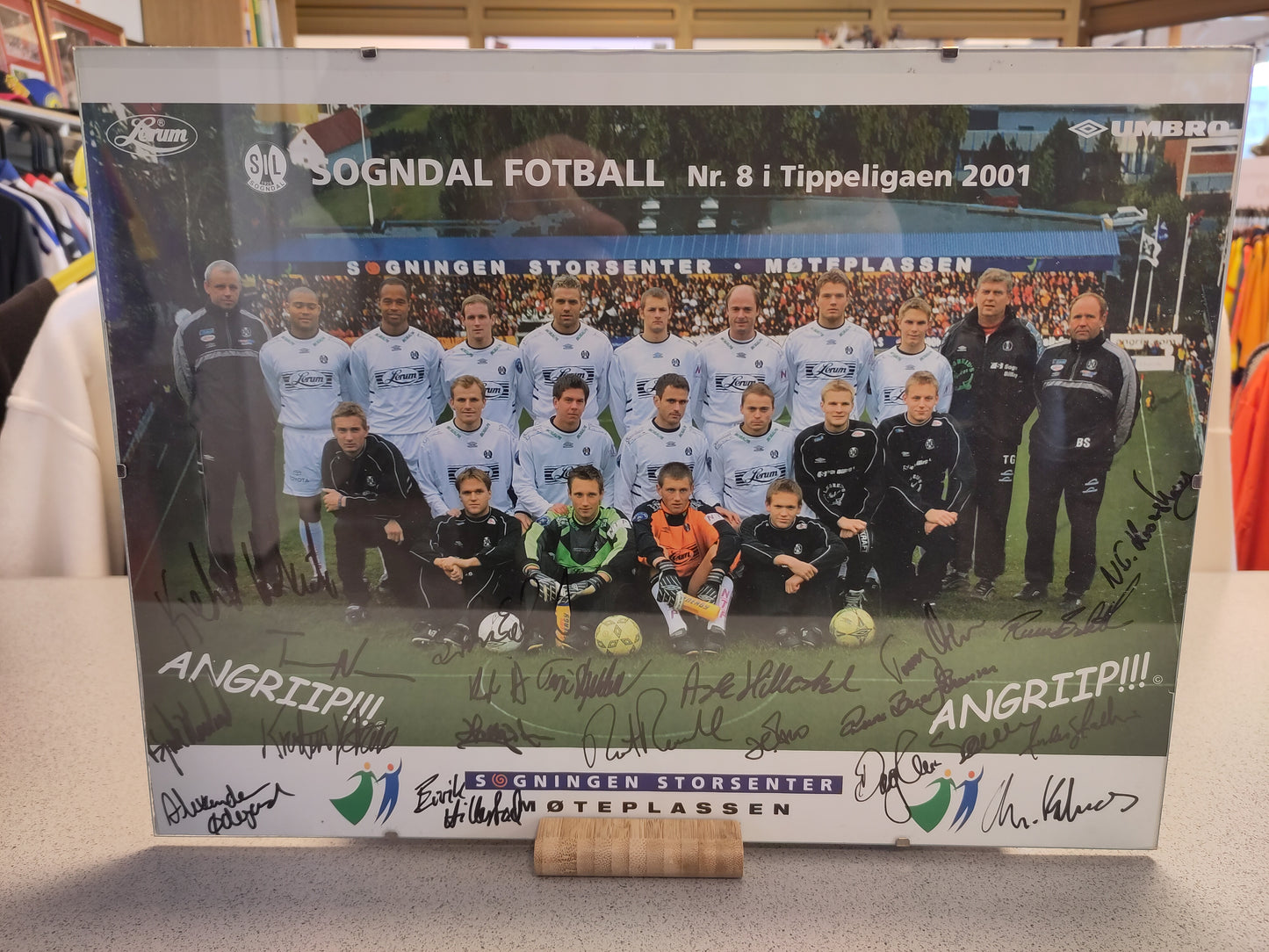 Sogndal lagbilde 2001 signert